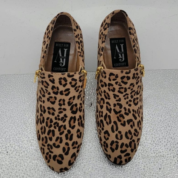 AJ Valenci Leather Leopard Stacked Heel Bootie 7.5 NIB - Picture 3 of 12